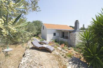 Peaceful Holiday House Roza